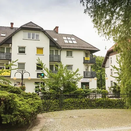 Przy Deptaku Z Miejscem Parkingowym *