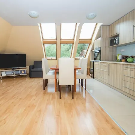 Przy Deptaku Z Miejscem Parkingowym 아파트 *