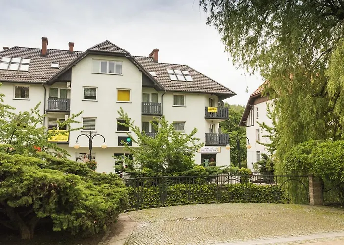 Przy Deptaku Z Miejscem Parkingowym *