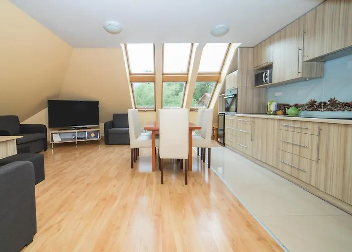 Przy Deptaku Z Miejscem Parkingowym Lejlighed *