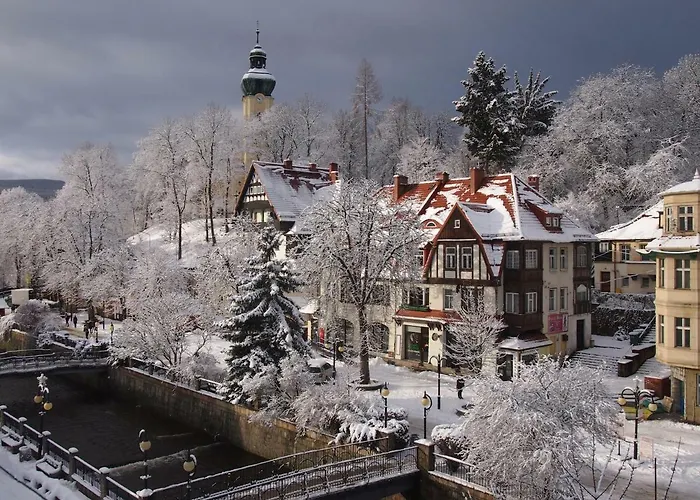 Przy Deptaku Z Miejscem Parkingowym Polanica-Zdrój