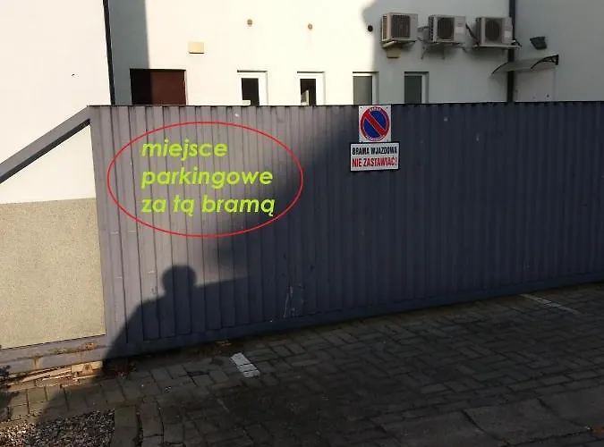 Przy Deptaku Z Miejscem Parkingowym * Polanica-Zdrój